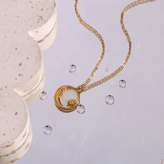 Luna Shell Cable Chain Moon Necklace