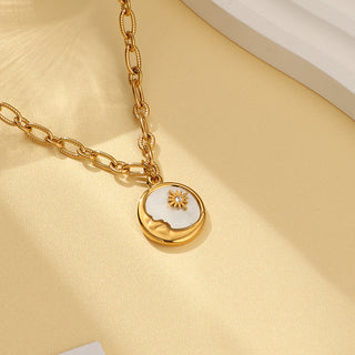 Luna Shell Link Chain Moon Necklace